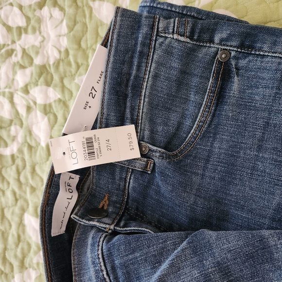 LOFT NWT FLARE MEDIUM WASH JEANS Sz 4 / 27 - Picture 3 of 3